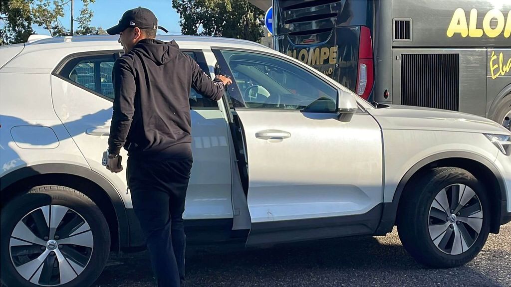 Vitor Roque se olvida del pasaporte antes de viajar con el Betis