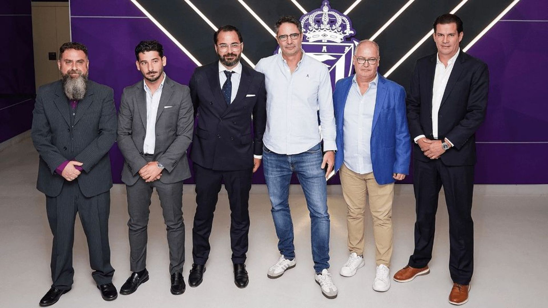 de_izq_a_der_rodrigo_garcia_alberto_cordero_victor_orta_gaby_ruiz_paco_peral_y_gerardo.png de_izq_a_der_rodrigo_garcia_alberto_cordero_victor_orta_gaby_ruiz_paco_peral_y_gerardo.png