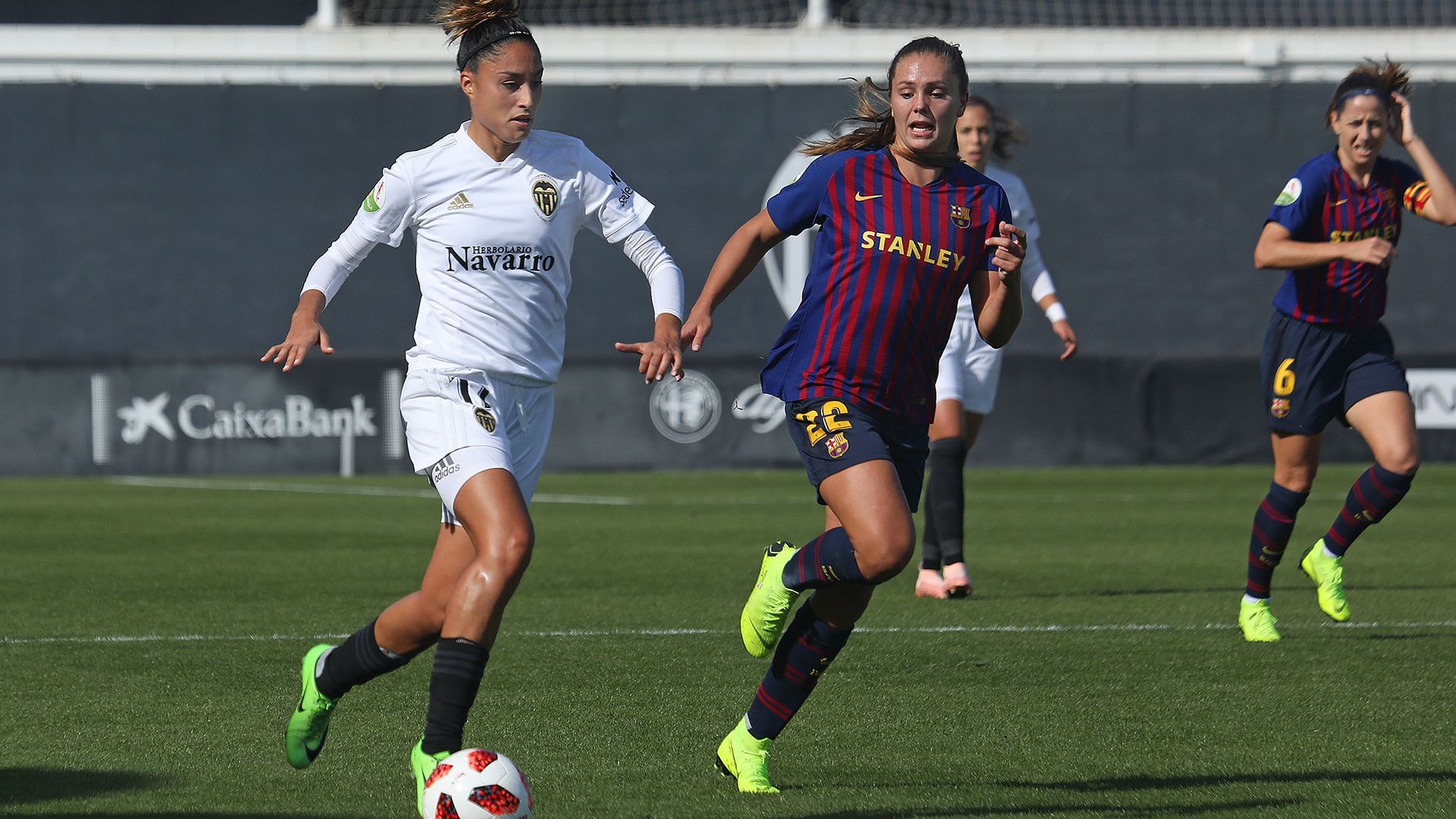 debora_garcia_ante_el_fc_barcelona_foto_valencia_cf_001.jpeg