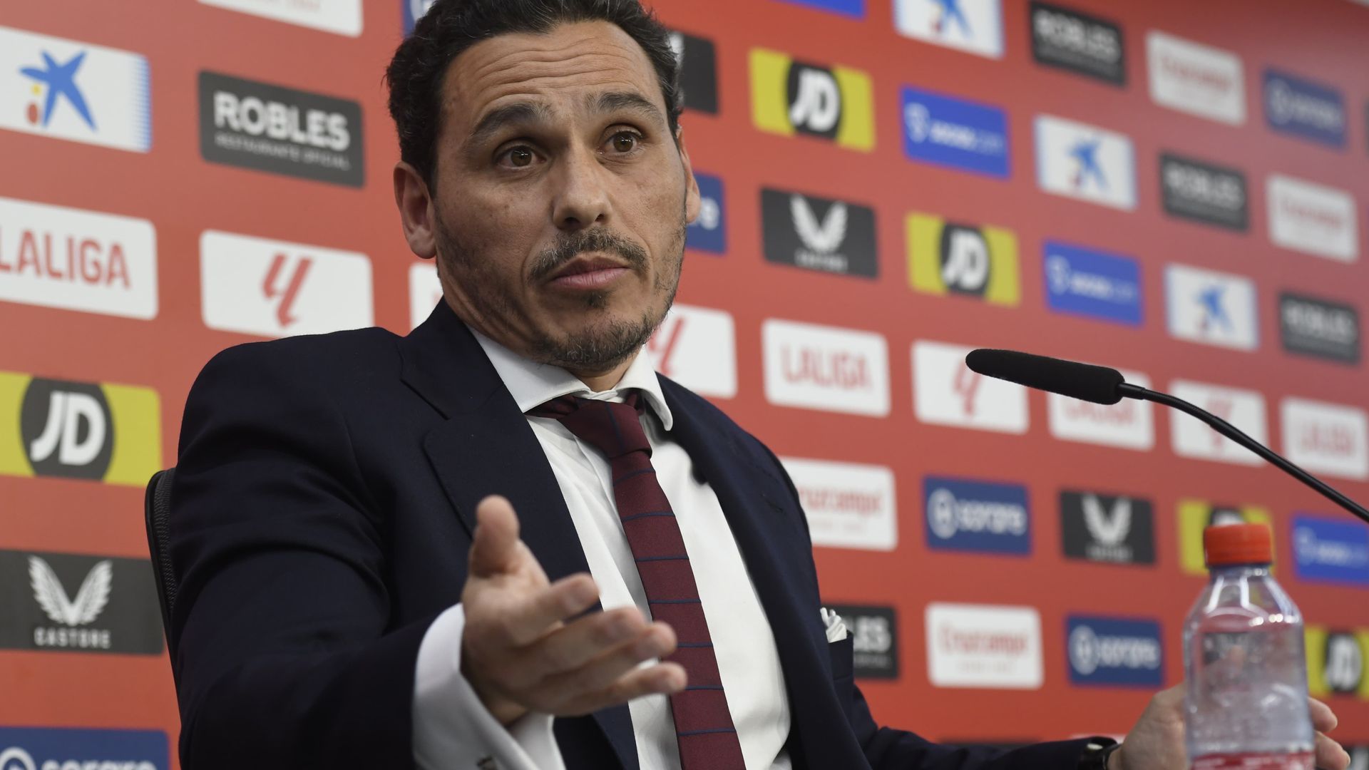 del_nido_carrasco_en_sala_de_prensa_foto_kiko_hurtado.jpeg del_nido_carrasco_en_sala_de_prensa_foto_kiko_hurtado.jpeg