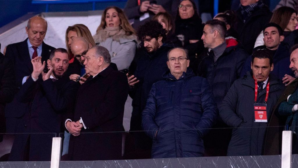 Del Nido y Del Nido Jr, muy cerca en el palco del Getafe - Sevilla