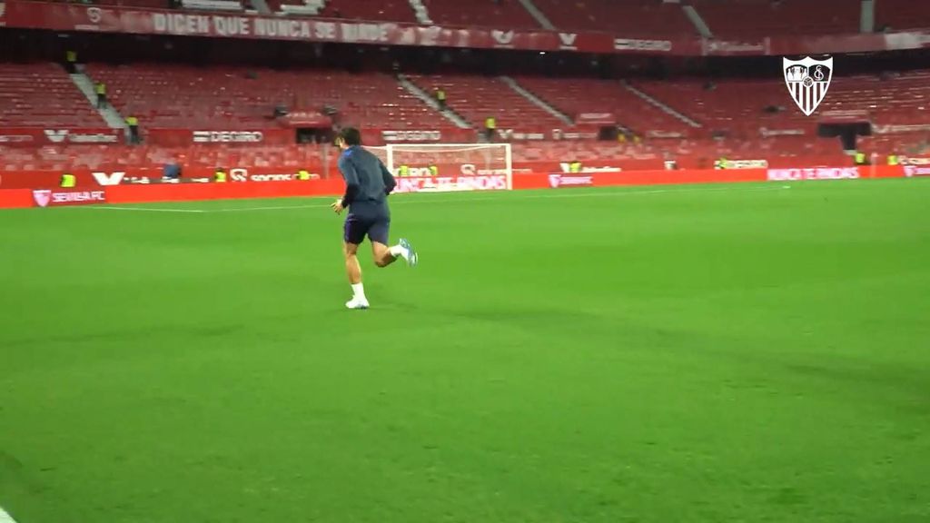 Delaney entrenando antes del partido