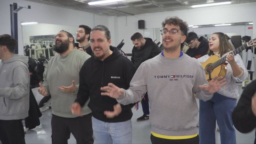 Cuplé dedicado a la familia Del Nido