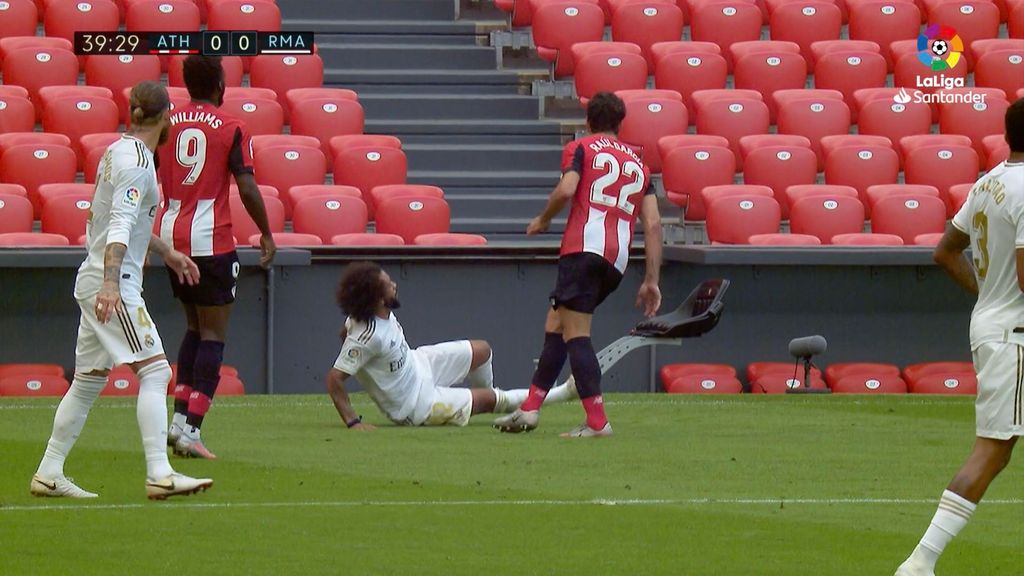 Athletic 0-1 Real Madrid: La décima tarjeta amarilla a Raúl García
