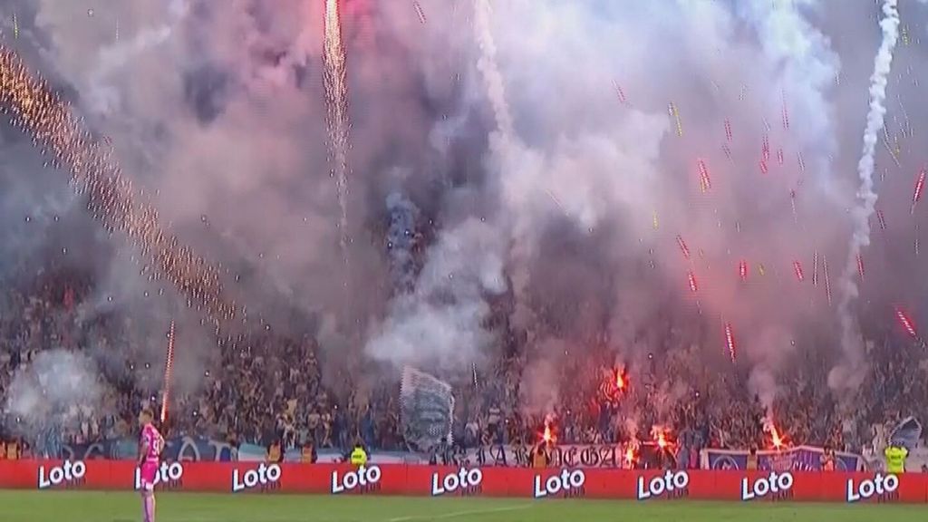 Despliegue espectacular en Argentina de fuegos artificiales a pesar de estar perdiendo