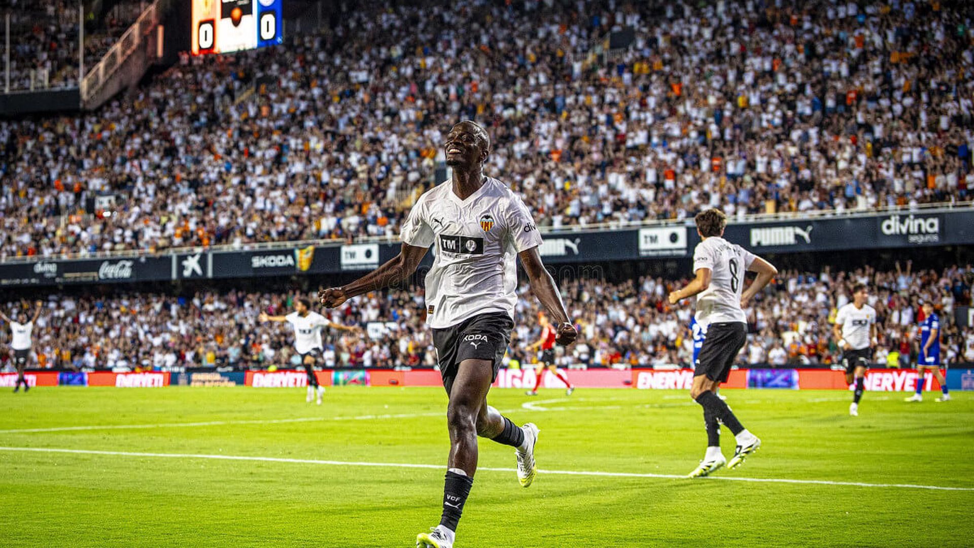 diakhaby_celebra_un_gol_foto_valencia_cf_001.jpg diakhaby_celebra_un_gol_foto_valencia_cf_001.jpg