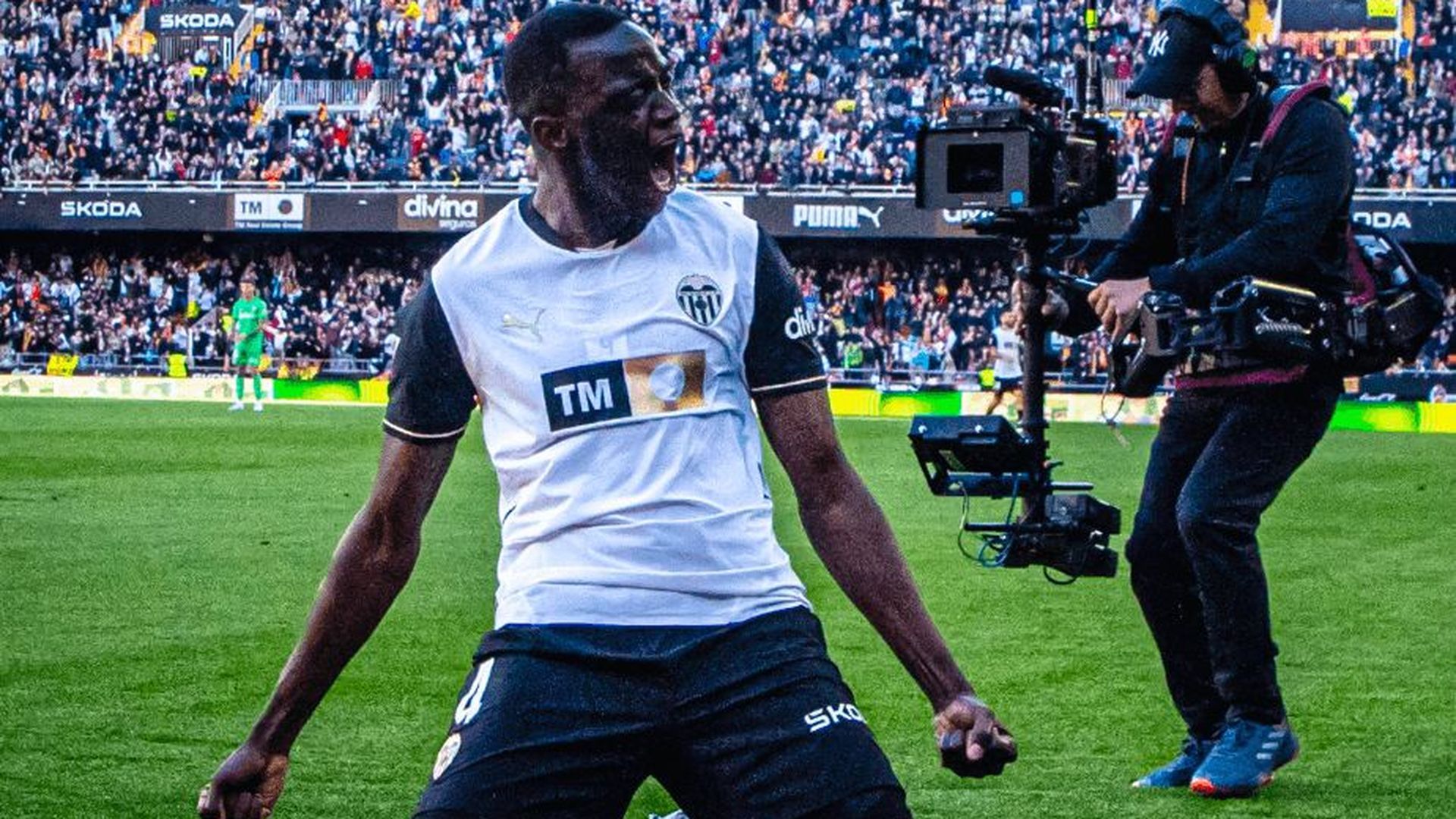 diakhaby_marca_en_mestalla.png diakhaby_marca_en_mestalla.png