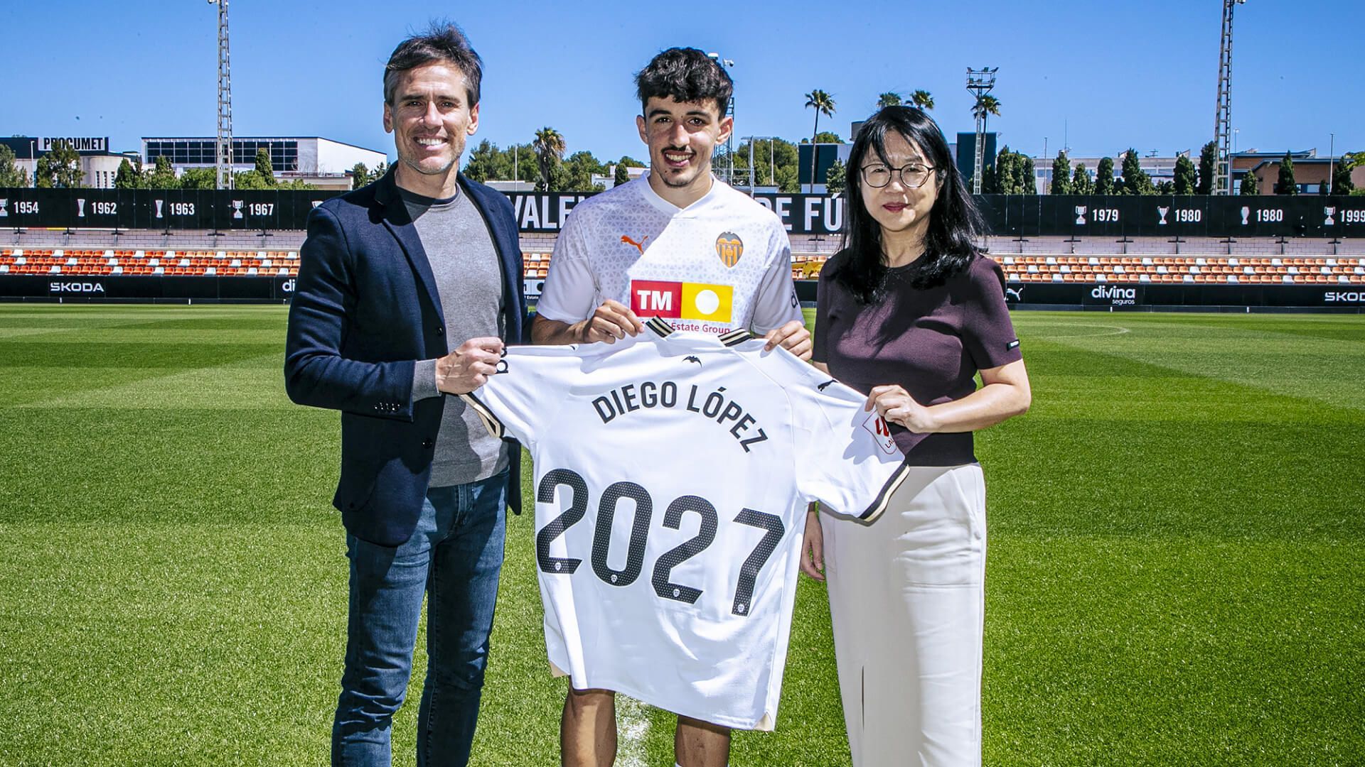 diego_lopez_renueva_con_el_valencia_cf_hasta_2027_foto_vcf_001.jpg diego_lopez_renueva_con_el_valencia_cf_hasta_2027_foto_vcf_001.jpg