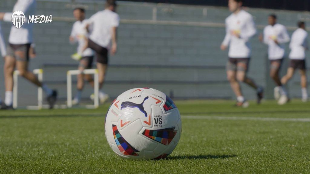 Diego López se entrena sin máscara