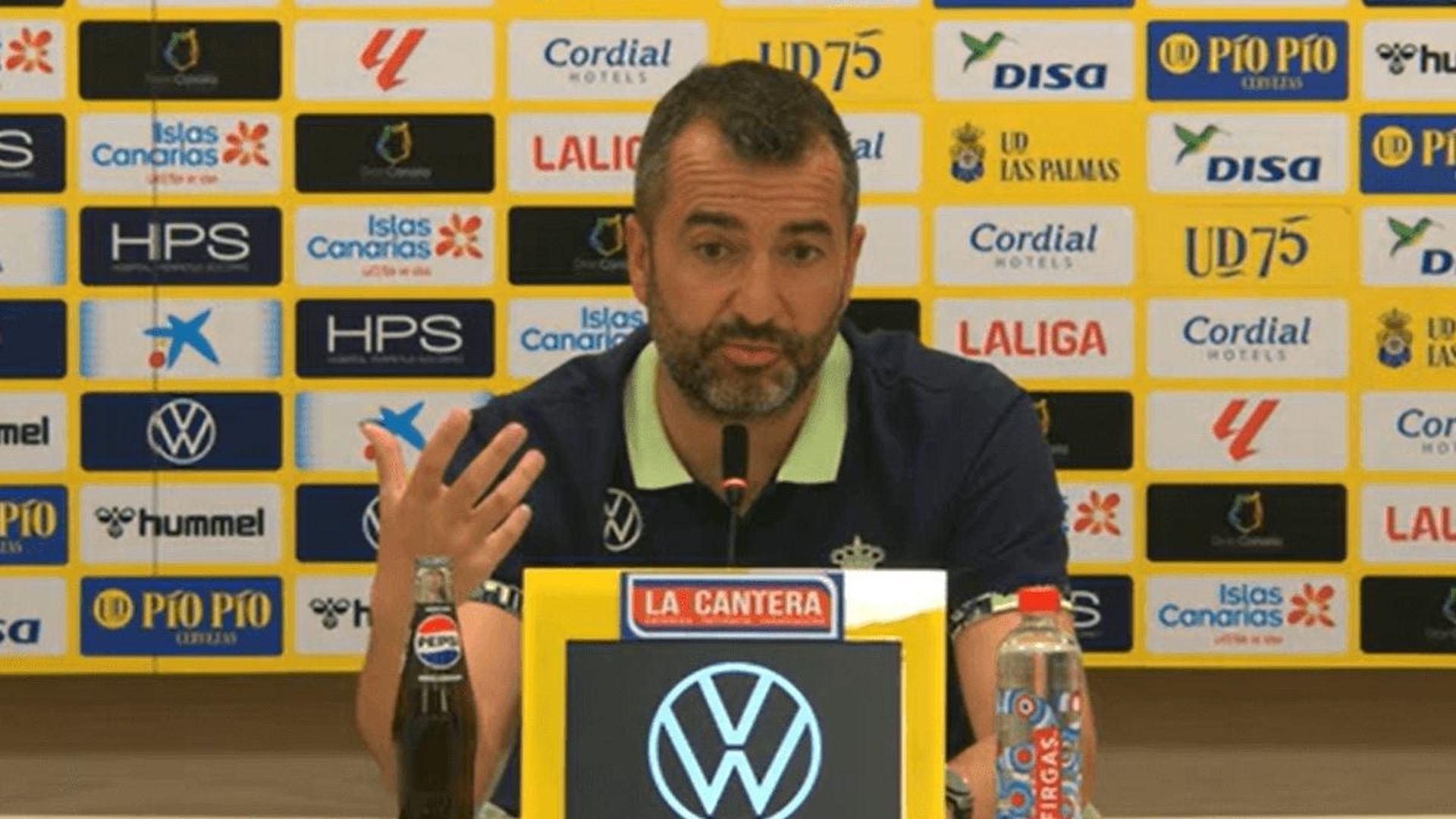 diego_martinez_en_sala_de_prensa.png diego_martinez_en_sala_de_prensa.png