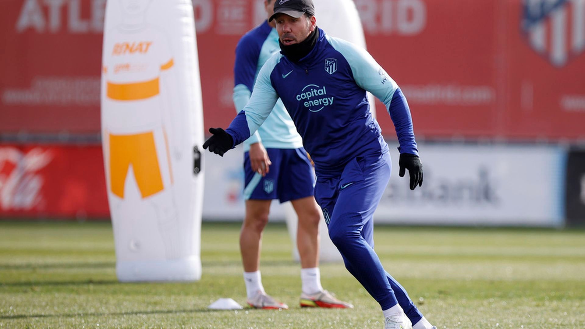 diego_pablo_simeone_en_una_sesion_del_atletico_de_madrid_foto_atm_001.jpg