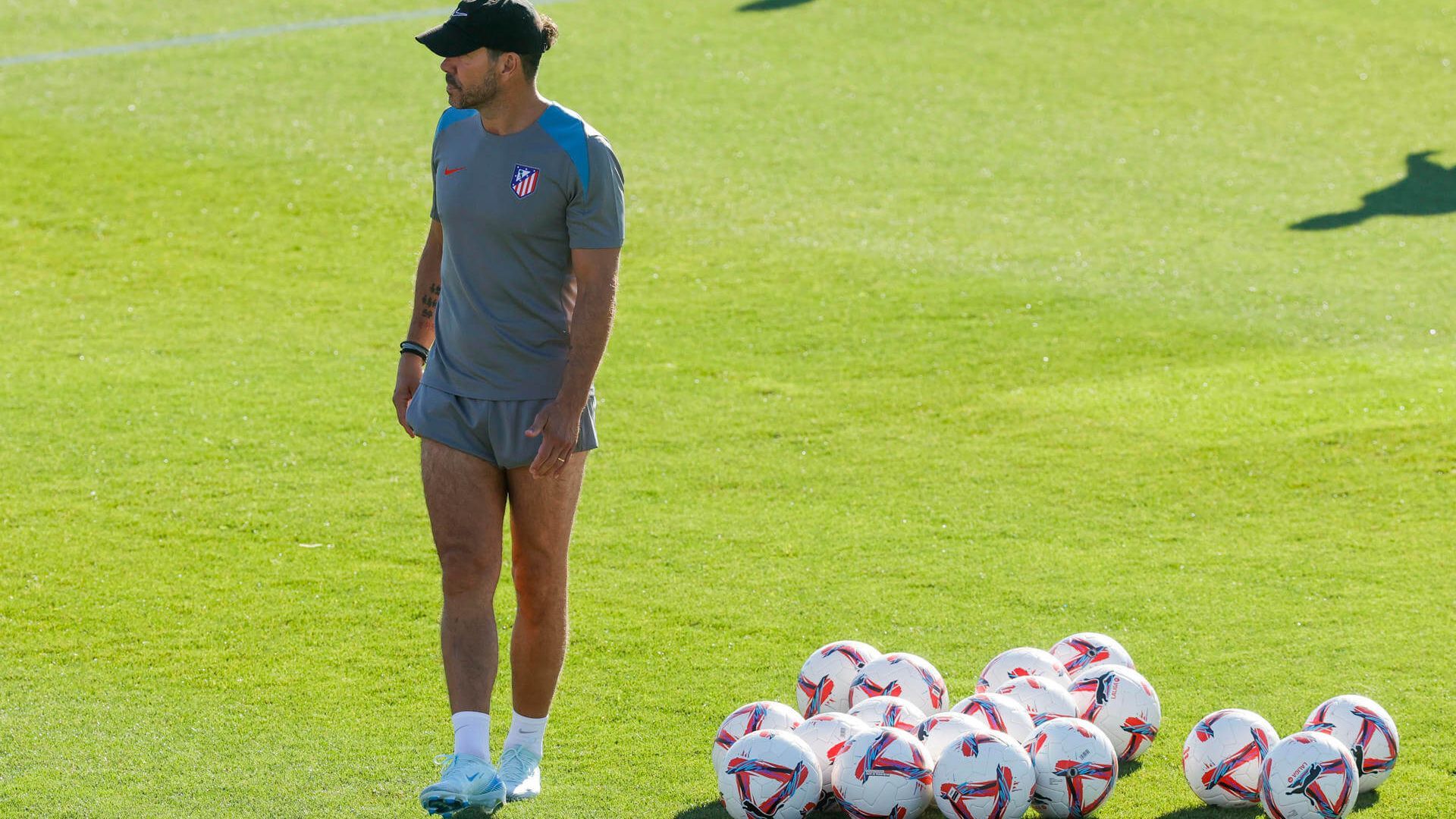 diego_pablo_simeone_en_una_sesion_del_atletico_de_madrid_foto_efe.jpg diego_pablo_simeone_en_una_sesion_del_atletico_de_madrid_foto_efe.jpg