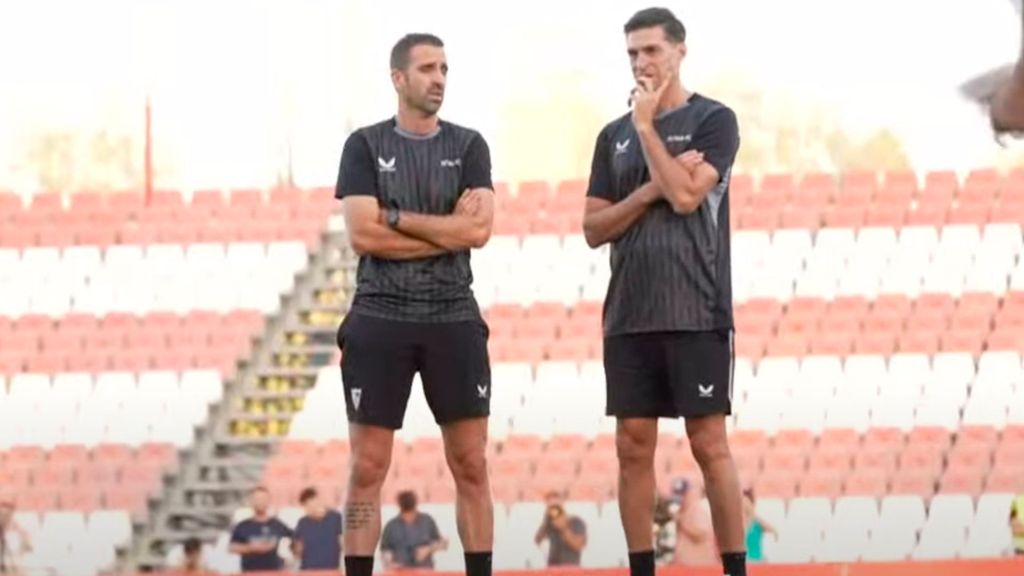 Primer entrenamiento del Sevilla FC bajo las órdenes de Diego Alonso
