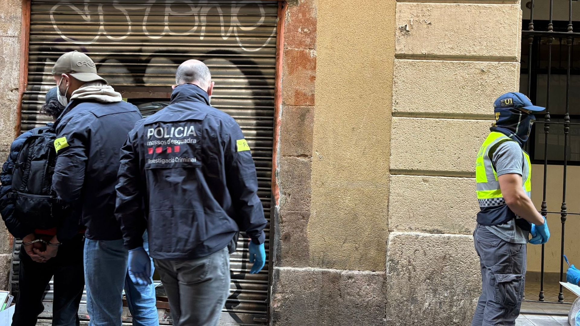 Diez detenidos en un operativo policial contra 'narcopisos' de Barcelona