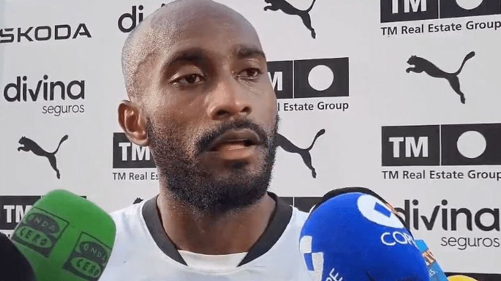 Dimitri Foulquier habla de la necesidad de fichajes