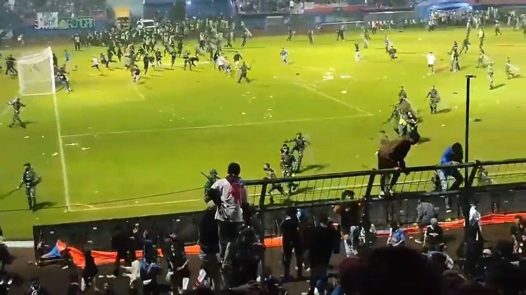 Disturbios en un partido de Indonesia