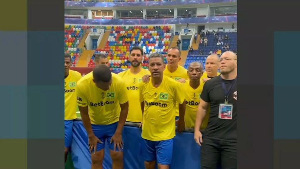 Djalminha reaparece jugando al fútbol en... Rusia!: Un torneo de leyendas