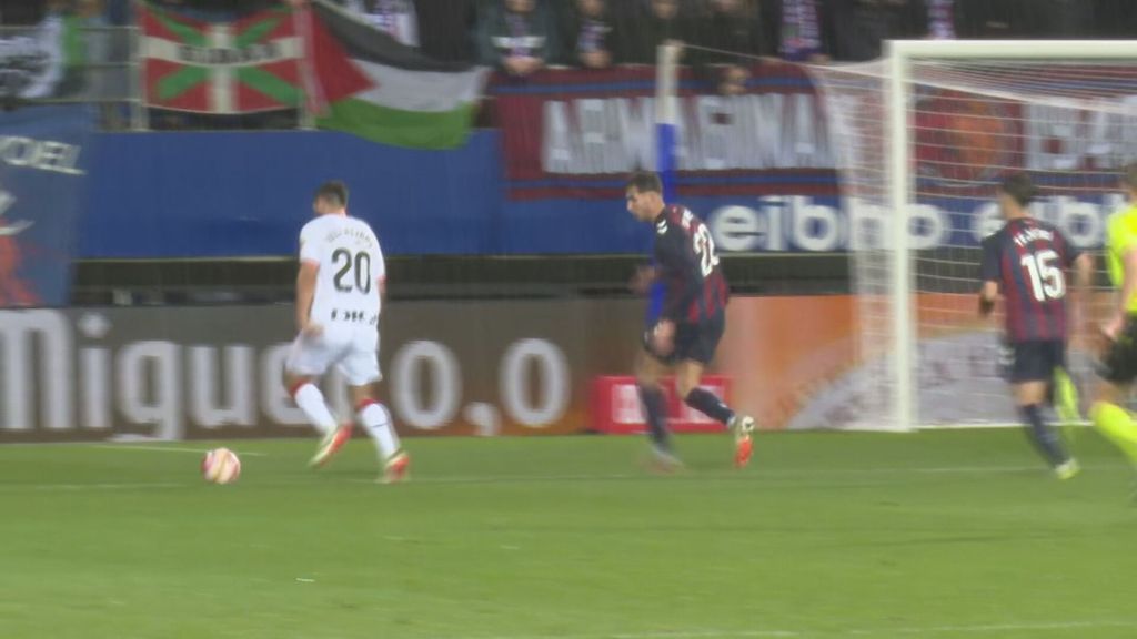 Doblete de Villalibre en Ipurúa