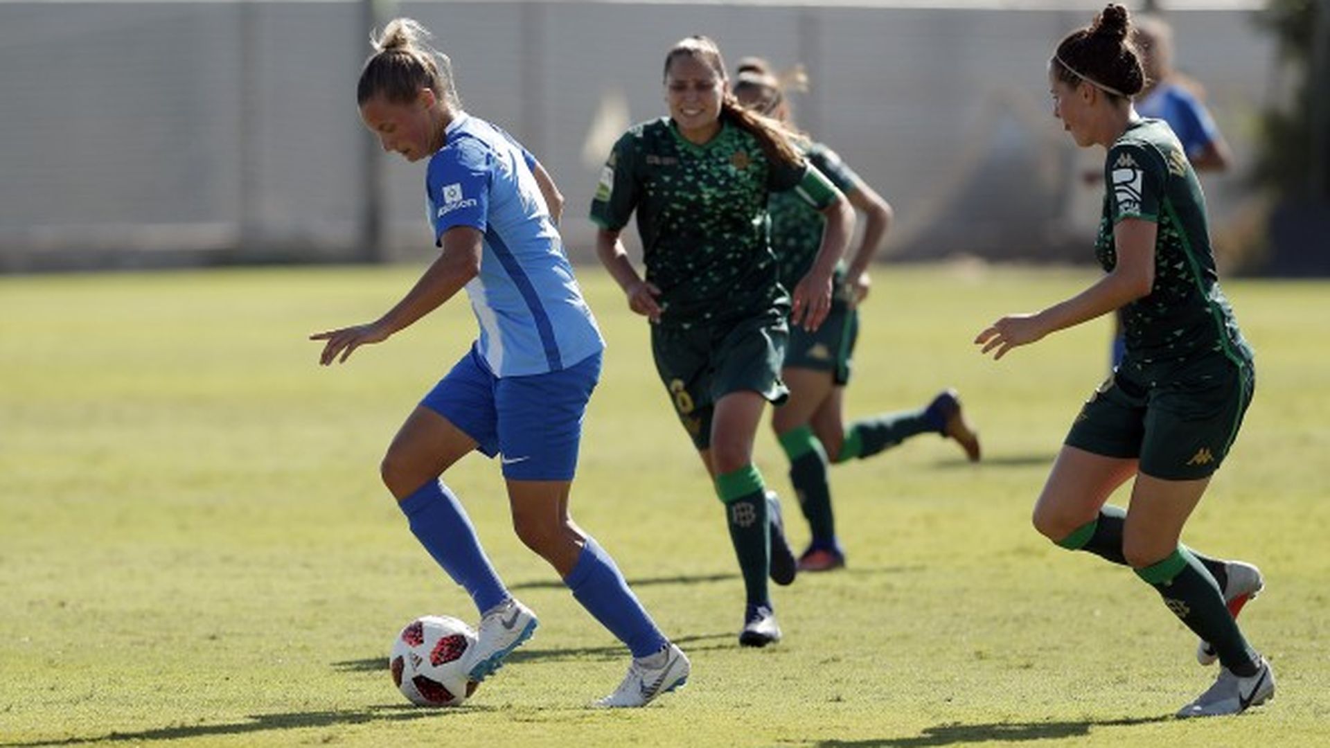 dominika_durante_un_encuentro_001.jpg dominika_durante_un_encuentro_001.jpg