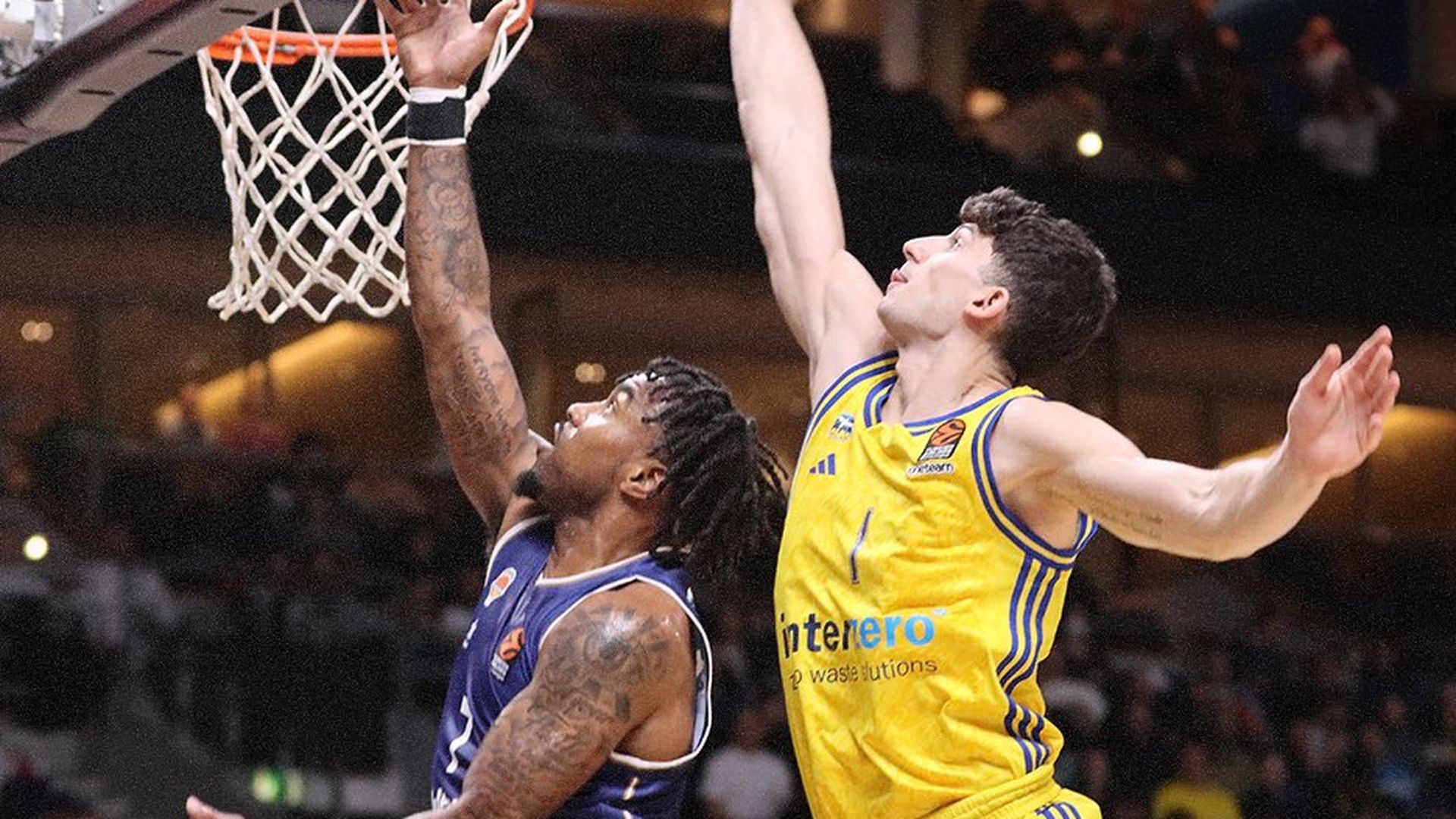 dominio_desde_la_defensa_del_valencia_basket_para_ganar_en_la_pista_del_alba_berlin_66.jpeg dominio_desde_la_defensa_del_valencia_basket_para_ganar_en_la_pista_del_alba_berlin_66.jpeg