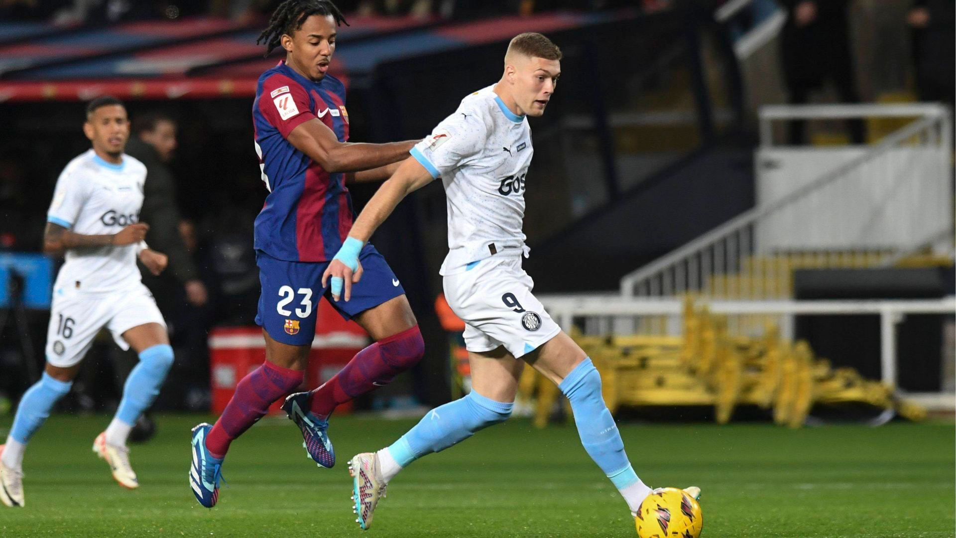 dovbyk_ante_kounde_en_el_barcelona_girona.jpg dovbyk_ante_kounde_en_el_barcelona_girona.jpg