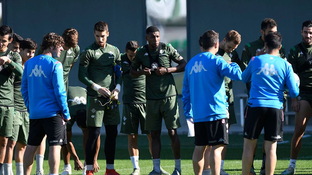 Entrenamiento del Betis preparando el derbi ante el Sevilla y con la sombra del coronanvirus (11-03-2020)