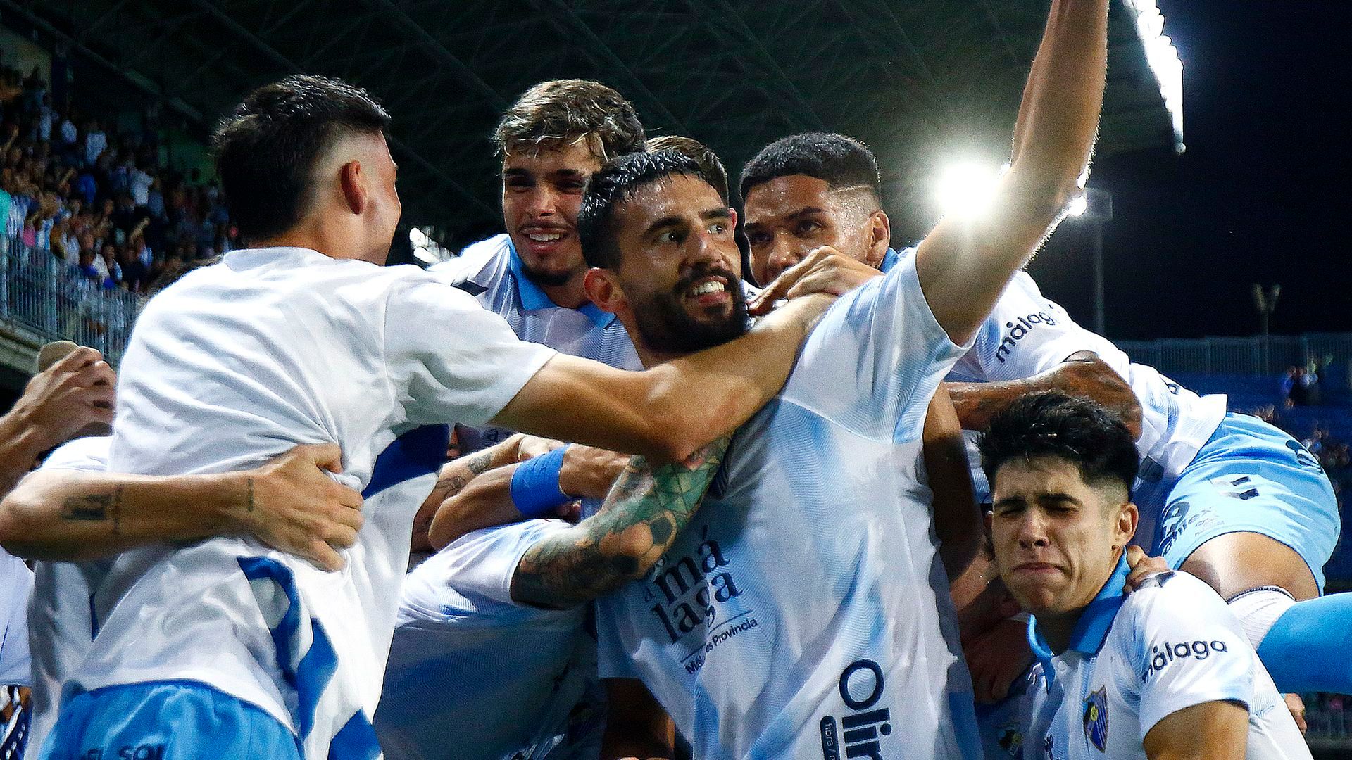 einar_galilea_celebra_el_gol_del_triunfo_con_sus_companeros_foto_mcf.jpg einar_galilea_celebra_el_gol_del_triunfo_con_sus_companeros_foto_mcf.jpg