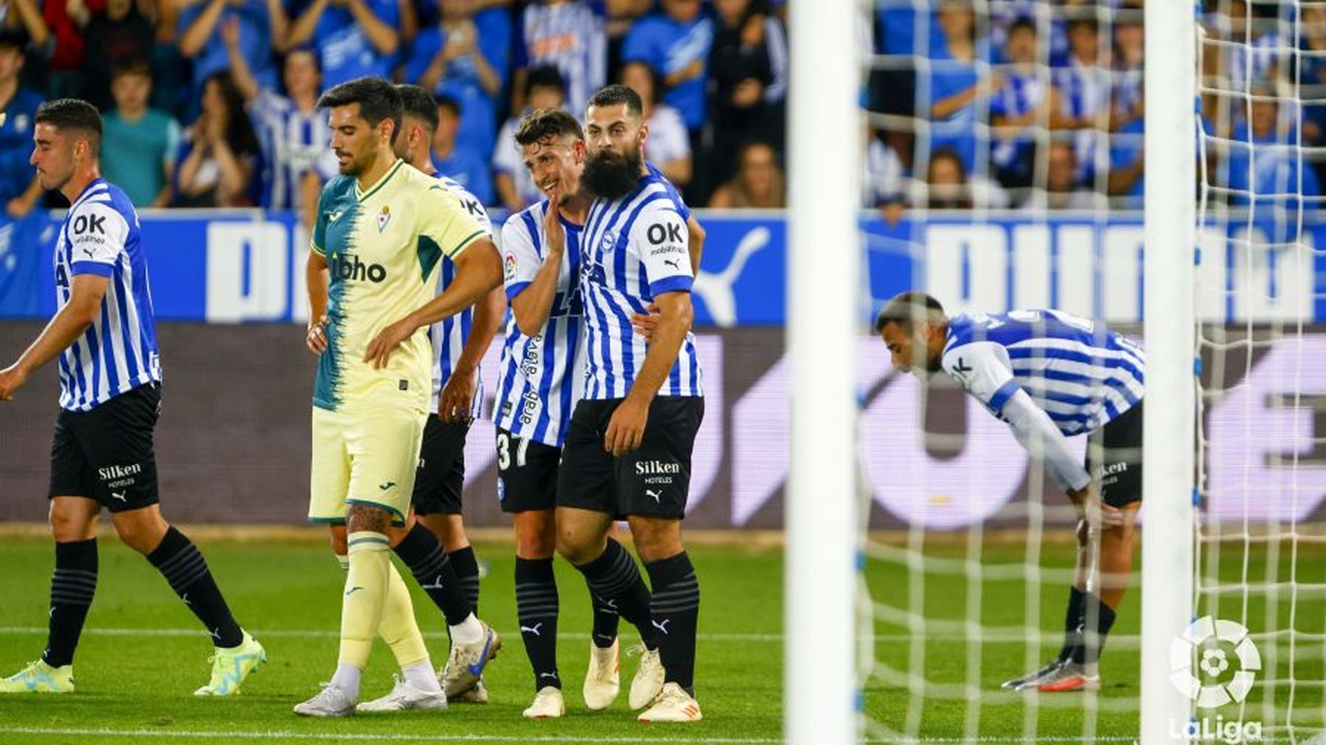 el_alaves_celebrando_el_gol_de_villalibre_contra_el_eibar_foto_laliga_001.jpeg