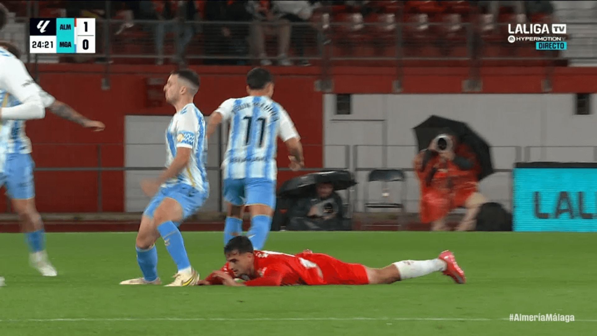 el_apoyo_de_ramon_enriquez_en_el_almeria_malaga_001.png el_apoyo_de_ramon_enriquez_en_el_almeria_malaga_001.png