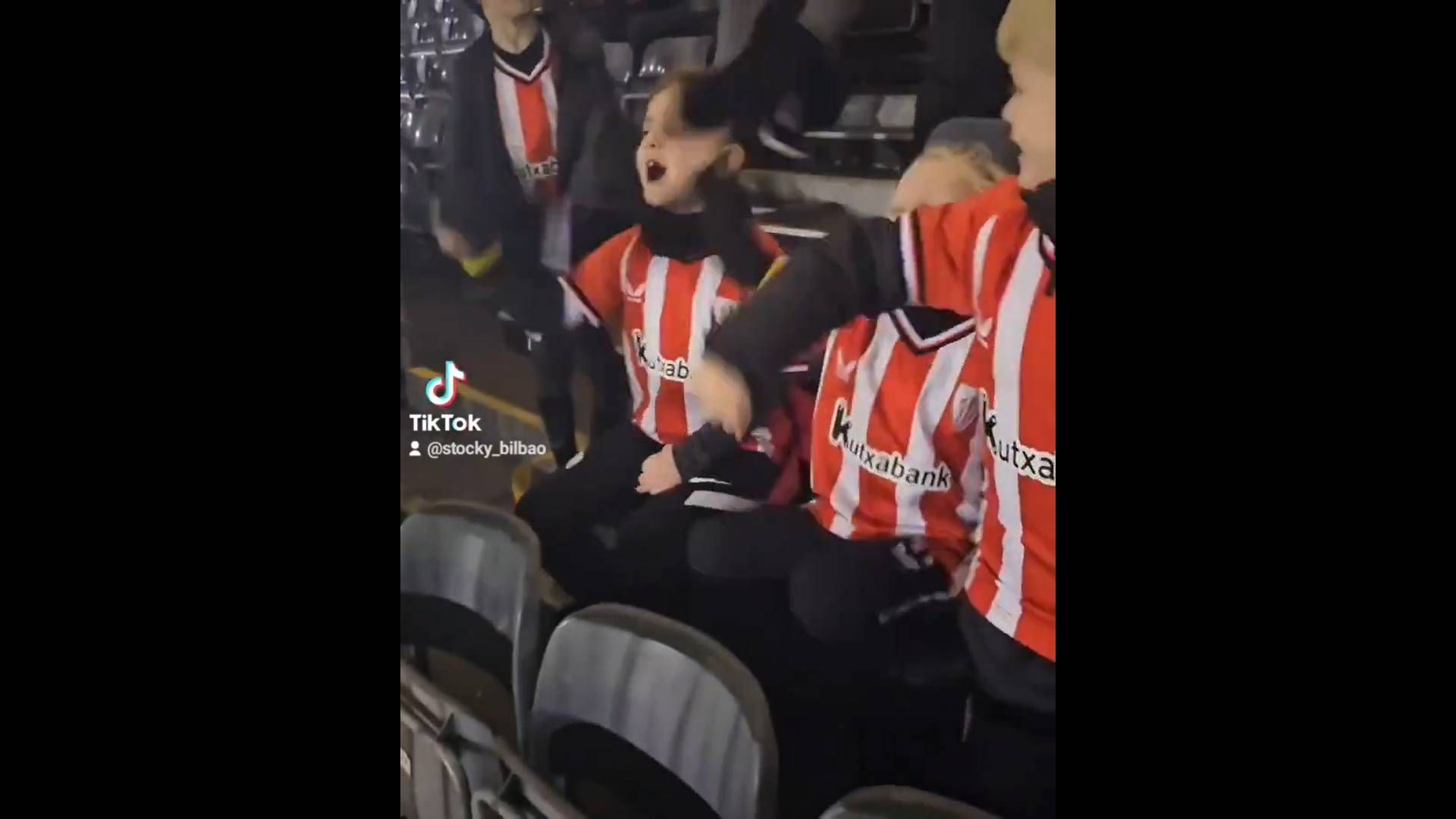 el_athletic_regala_camisetas_a_los_ninos_del_stocky_bilbao_001.jpg el_athletic_regala_camisetas_a_los_ninos_del_stocky_bilbao_001.jpg