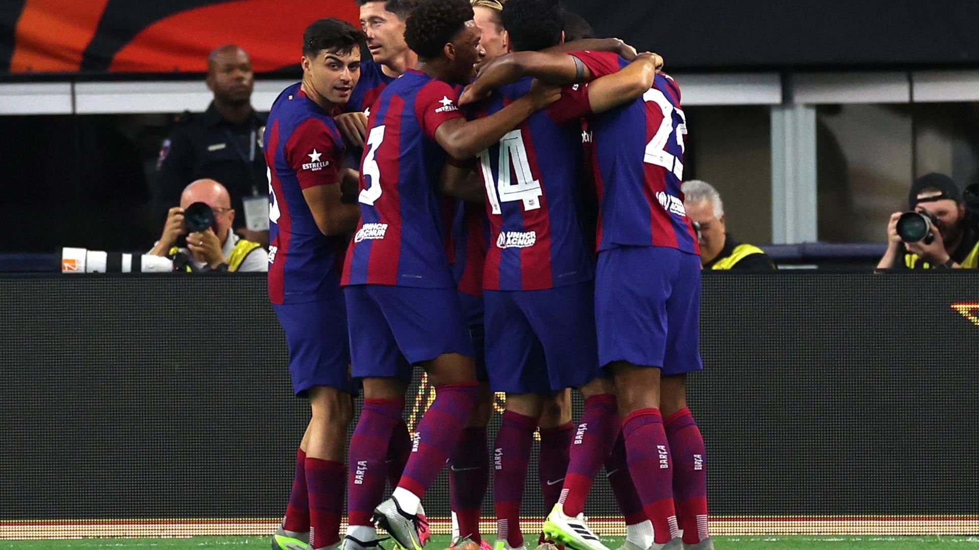 el_barcelona_celebrando_uno_de_los_goles_al_real_madrid_foto_efe_001.jpg el_barcelona_celebrando_uno_de_los_goles_al_real_madrid_foto_efe_001.jpg