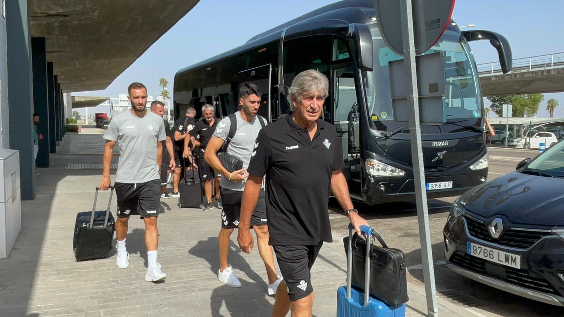 el_betis_pone_rumbo_a_inglaterra__002.jpeg