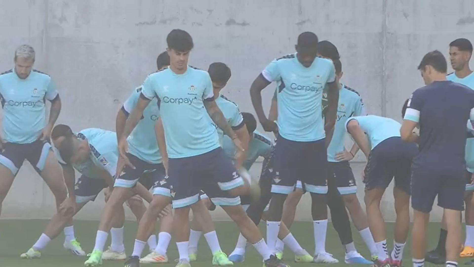 el_betis_vuelve_a_los_entrenamientos_en_la_ciudad_deportiva_luis_del_sol_001.jpg
