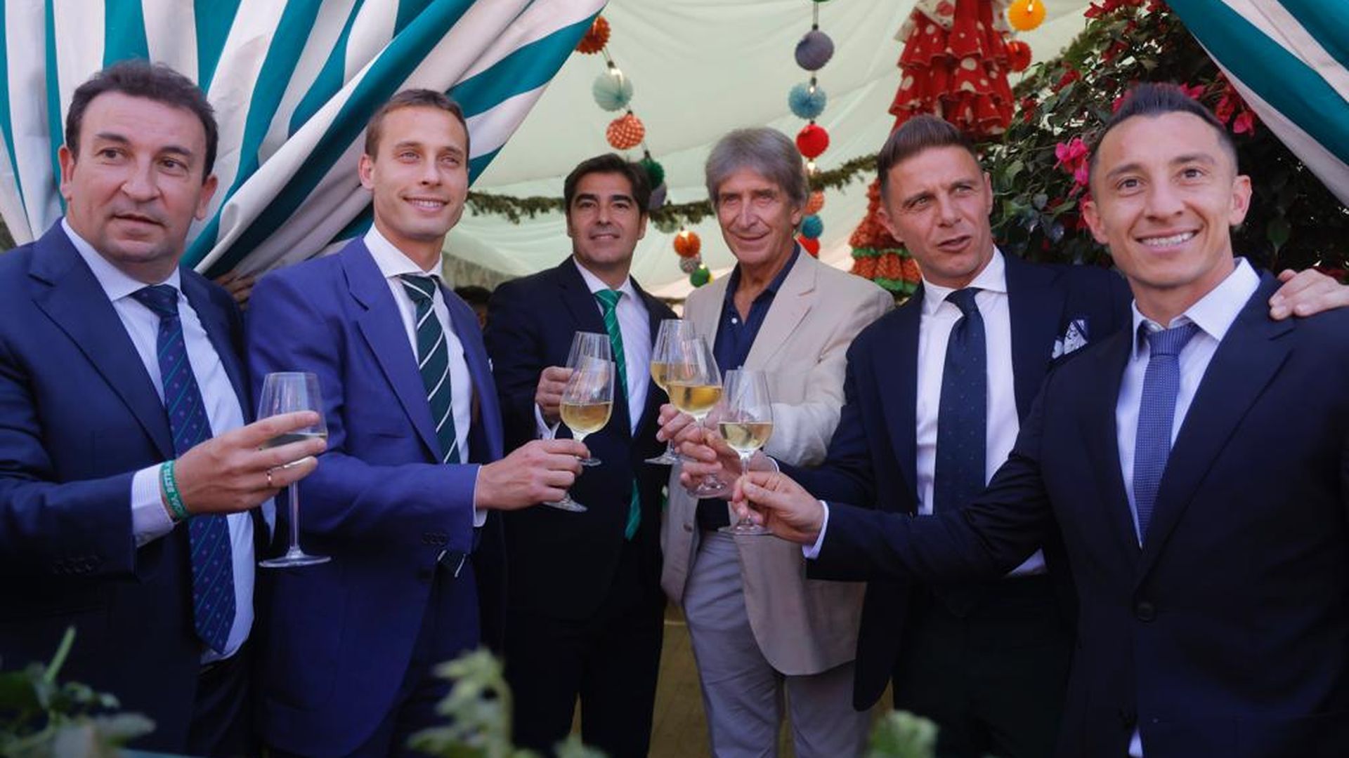 el_brindis_del_betis_en_la_feria_foto_kiko_hurtado.jpeg