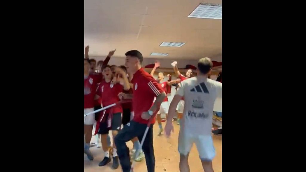 El Celta Fortuna celebra la victoria ante el Dépor en Riazor