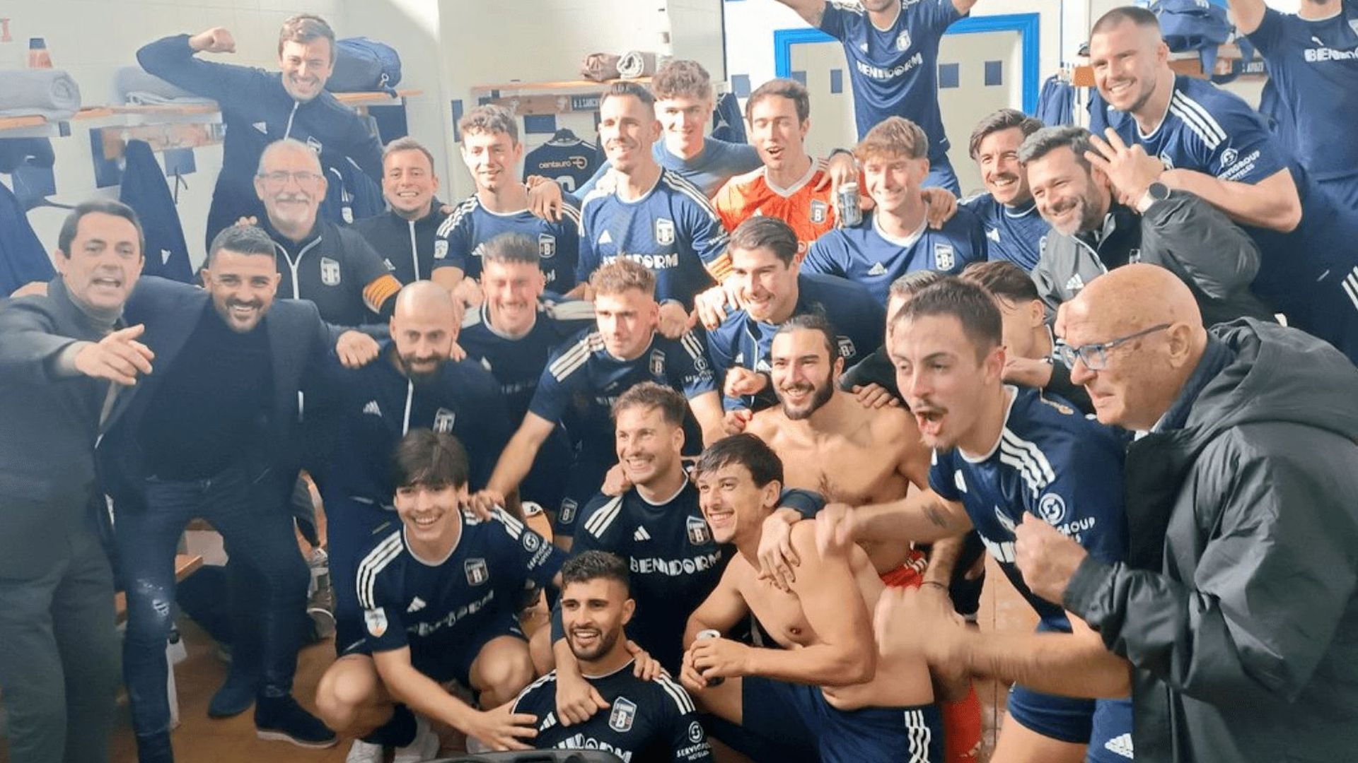 el_cf_benidorm_celebra_una_victoria_con_david_villa_foto_x__rcfbenidorm_001.png el_cf_benidorm_celebra_una_victoria_con_david_villa_foto_x__rcfbenidorm_001.png