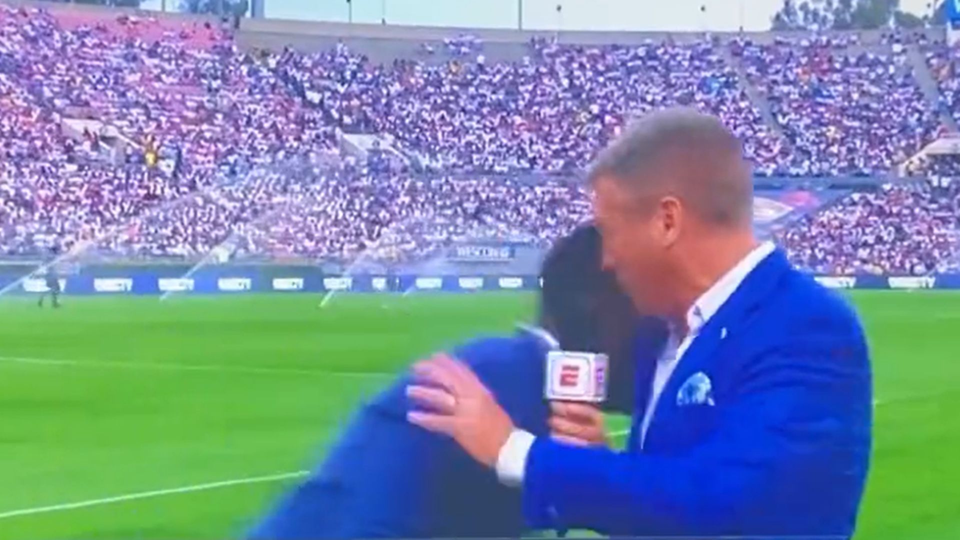 el_comentarista_se_desmaya_en_pleno_directo_redes_sociales_001.jpg el_comentarista_se_desmaya_en_pleno_directo_redes_sociales_001.jpg