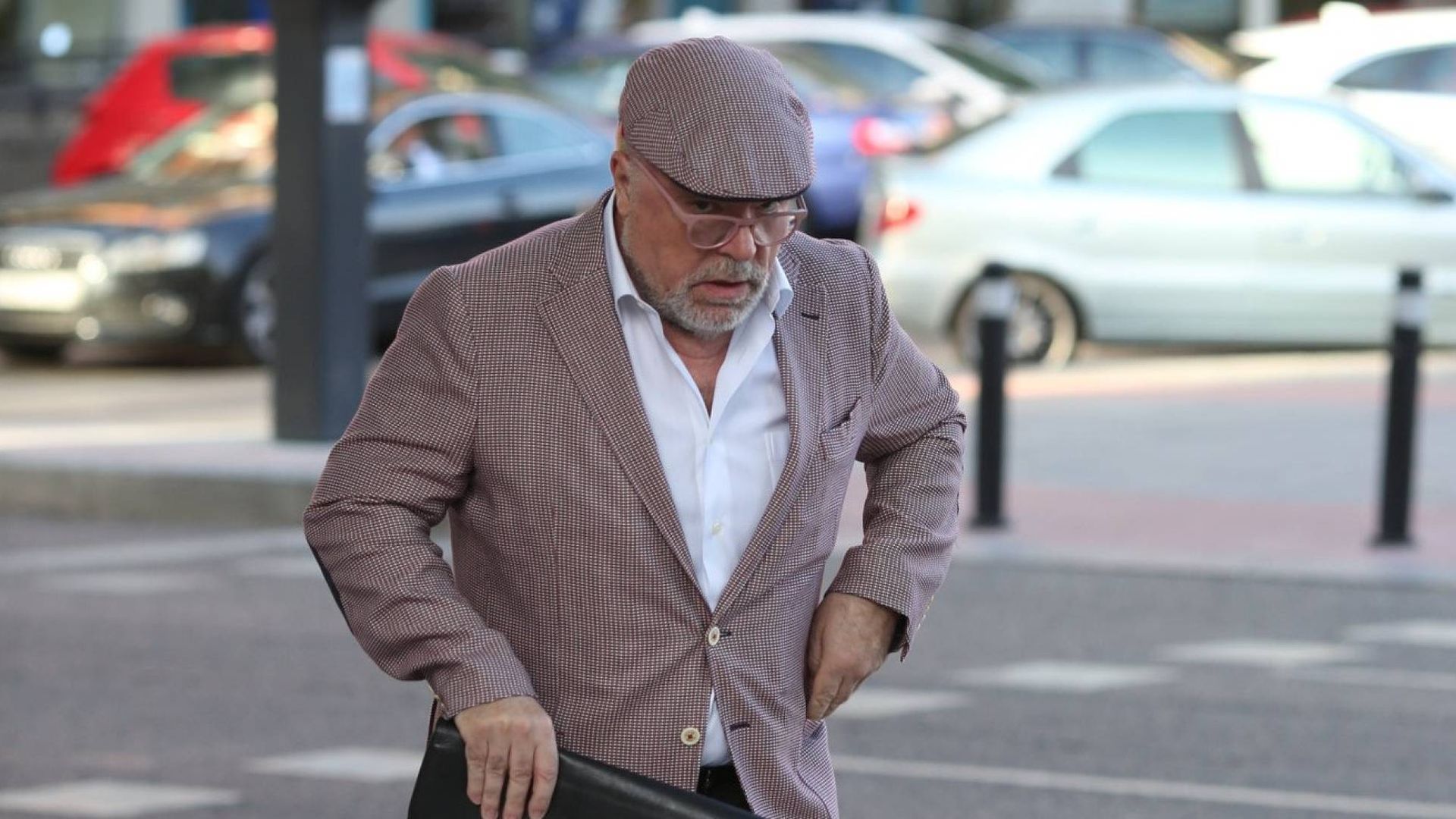 el_comisario_villarejo_en_la_entrada_a_los_juzgados_foto_efe_001.jpg el_comisario_villarejo_en_la_entrada_a_los_juzgados_foto_efe_001.jpg