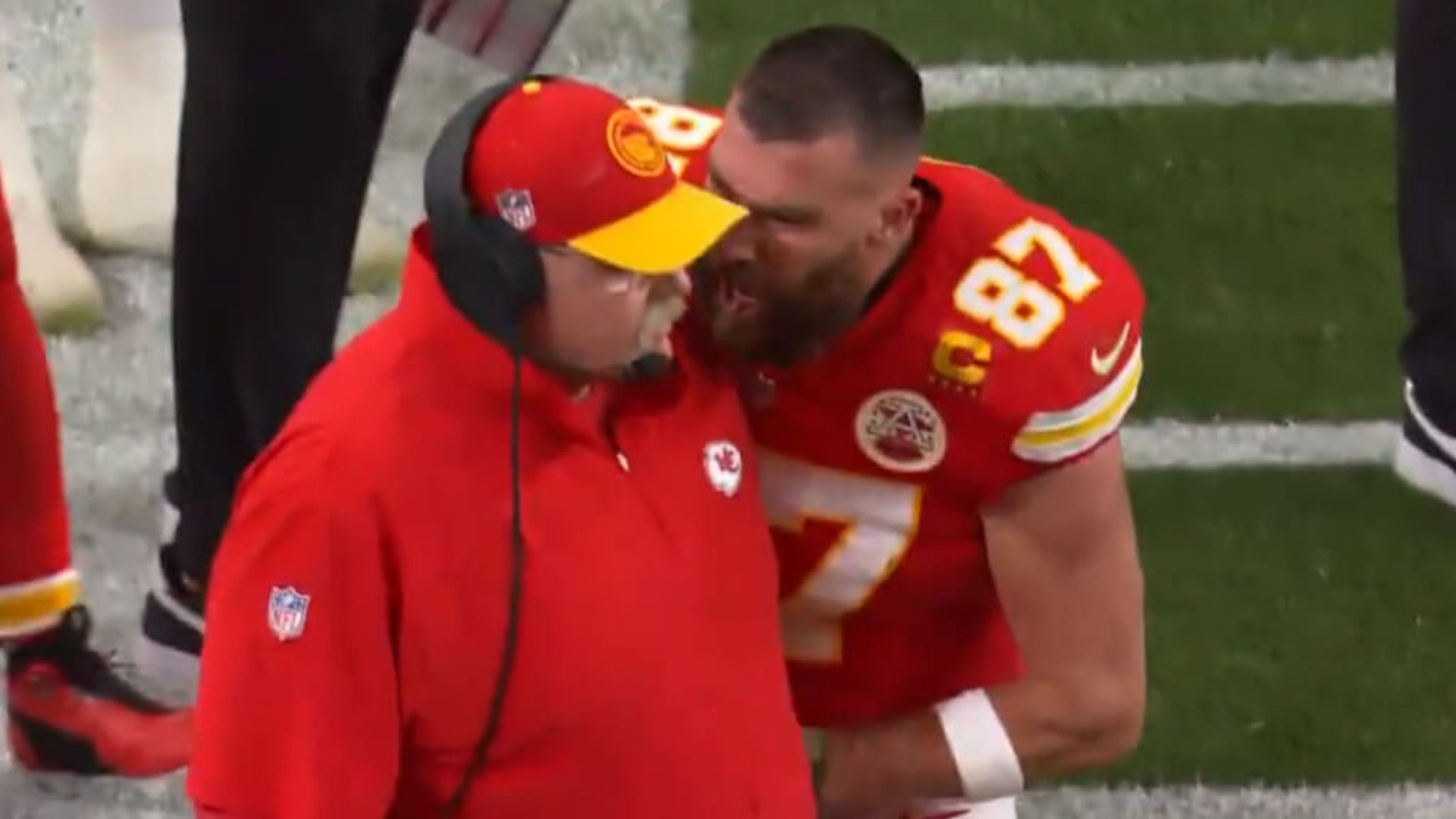 el_enfado_de_travis_kelce_en_la_super_bowl_2024__nfloncbs_001.jpg el_enfado_de_travis_kelce_en_la_super_bowl_2024__nfloncbs_001.jpg