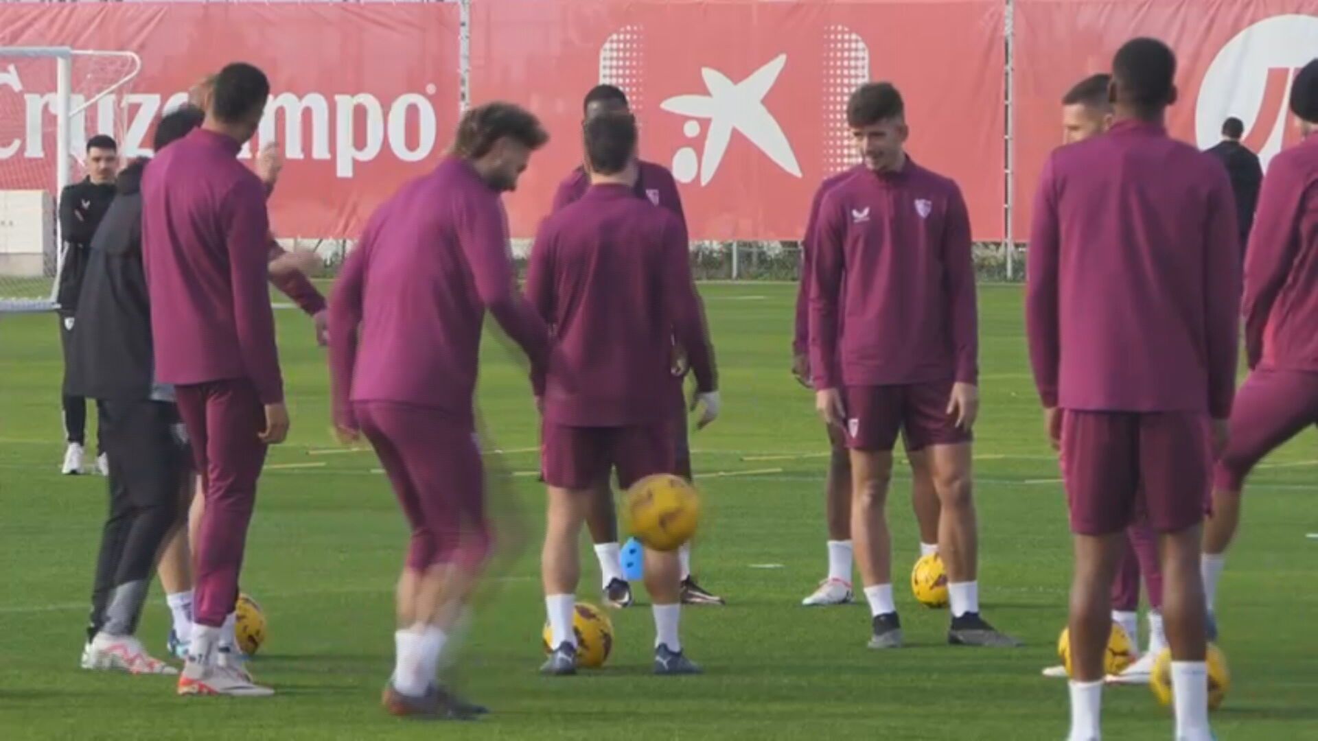 el_entrenamiento_del_sevilla_en_la_previa_del_partido_ante_el_mallorca.jpeg