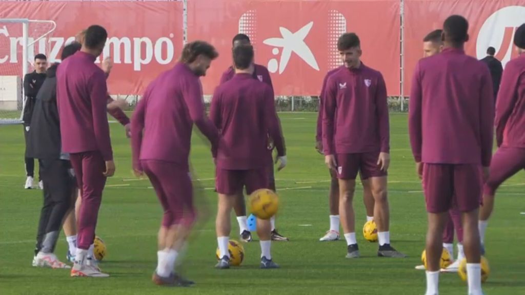 El entrenamiento del Sevilla en la previa del partido ante el Mallorca