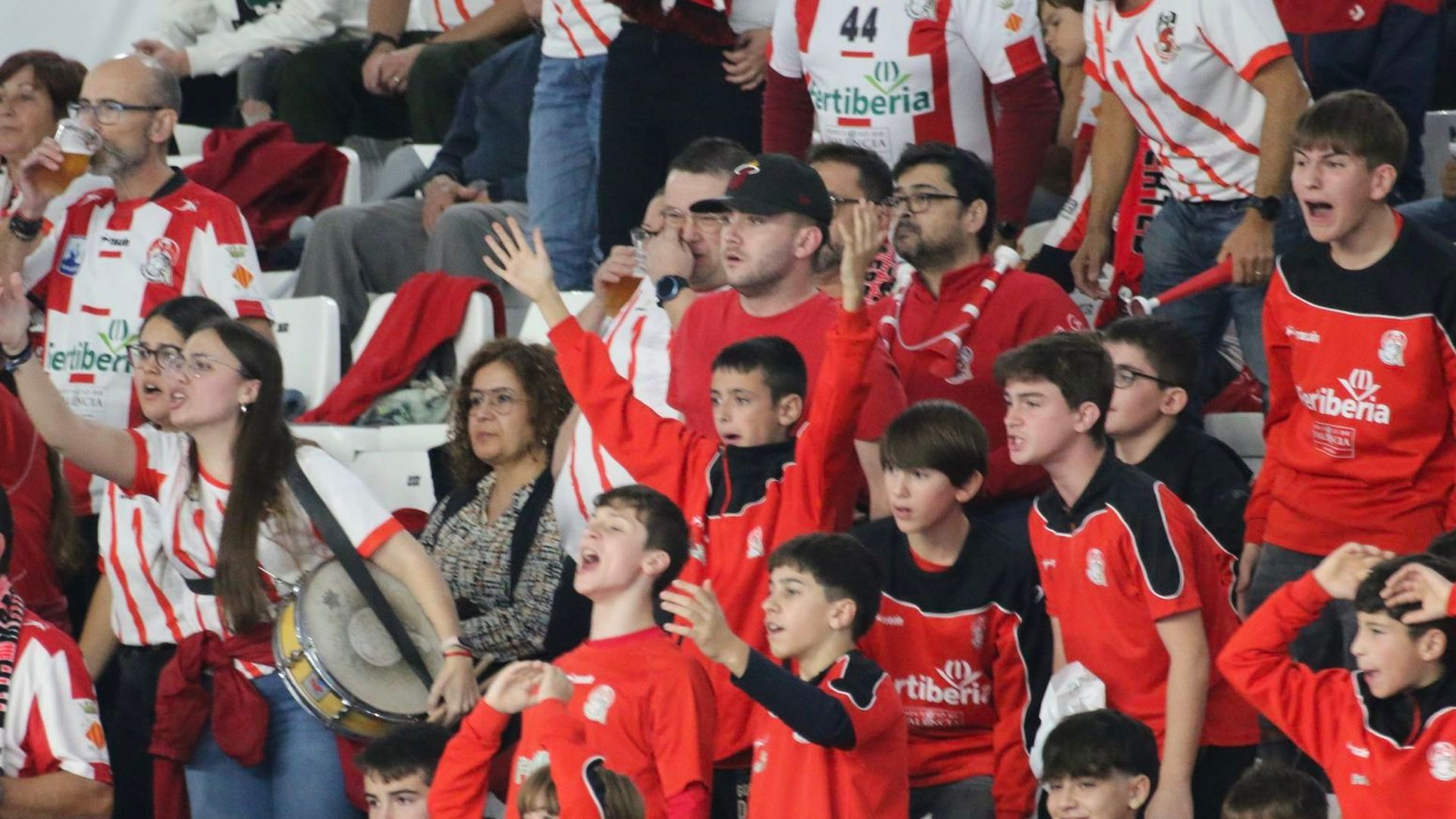 el_fetiberia_se_encomienda_al_lleno_en_el_pabellon_port_de_sagunt_para_ganar_al_bidaso.png el_fetiberia_se_encomienda_al_lleno_en_el_pabellon_port_de_sagunt_para_ganar_al_bidaso.png