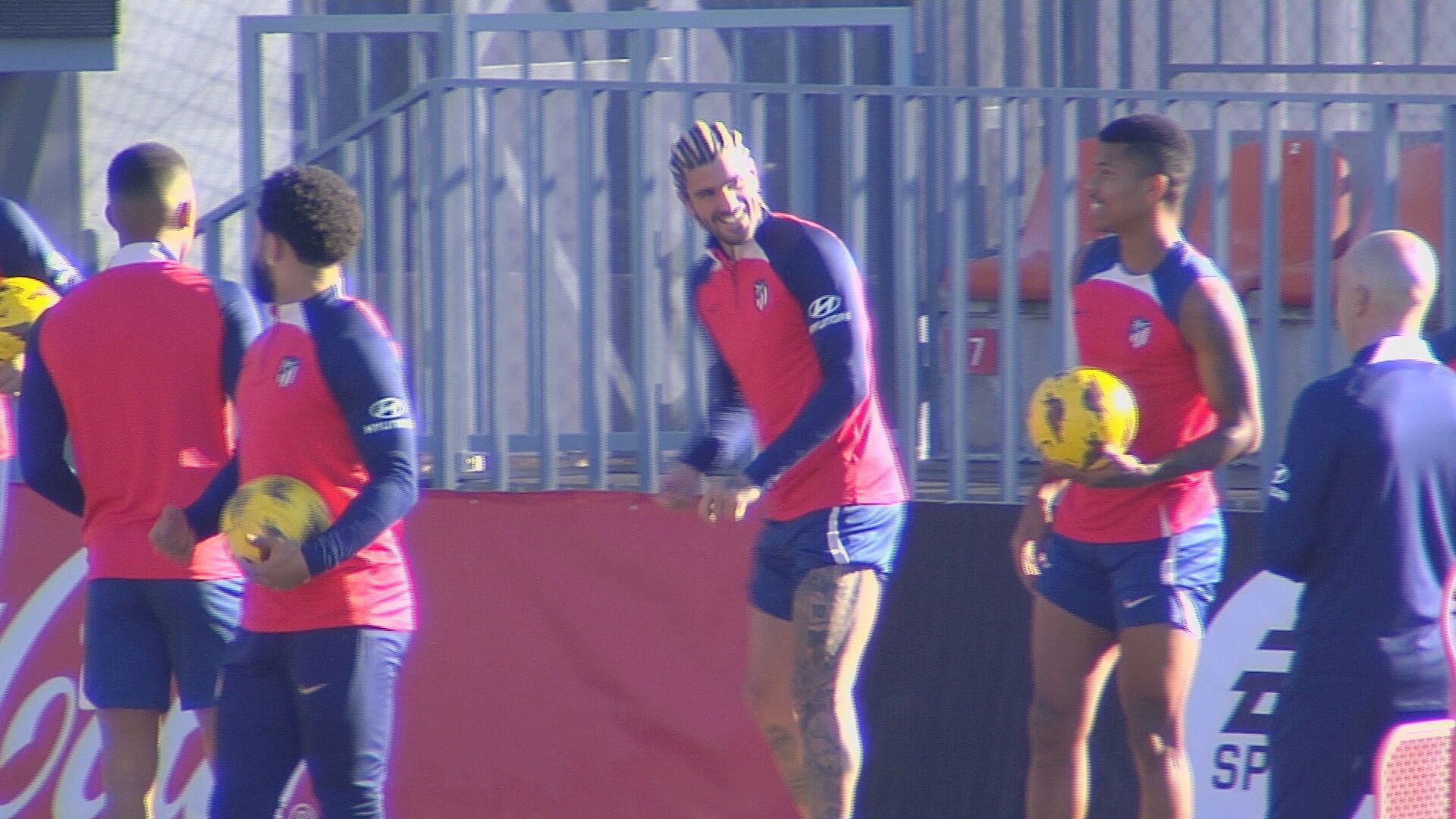 el_flamante_look_de_rodrigo_de_paul_en_el_entrenamiento_de_atleti.jpeg