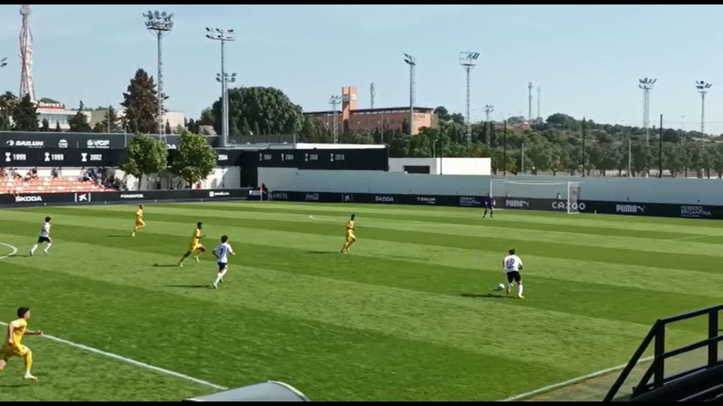 El golazo de Pablo Gozálbez para poner el 3-1 ante el Hércules