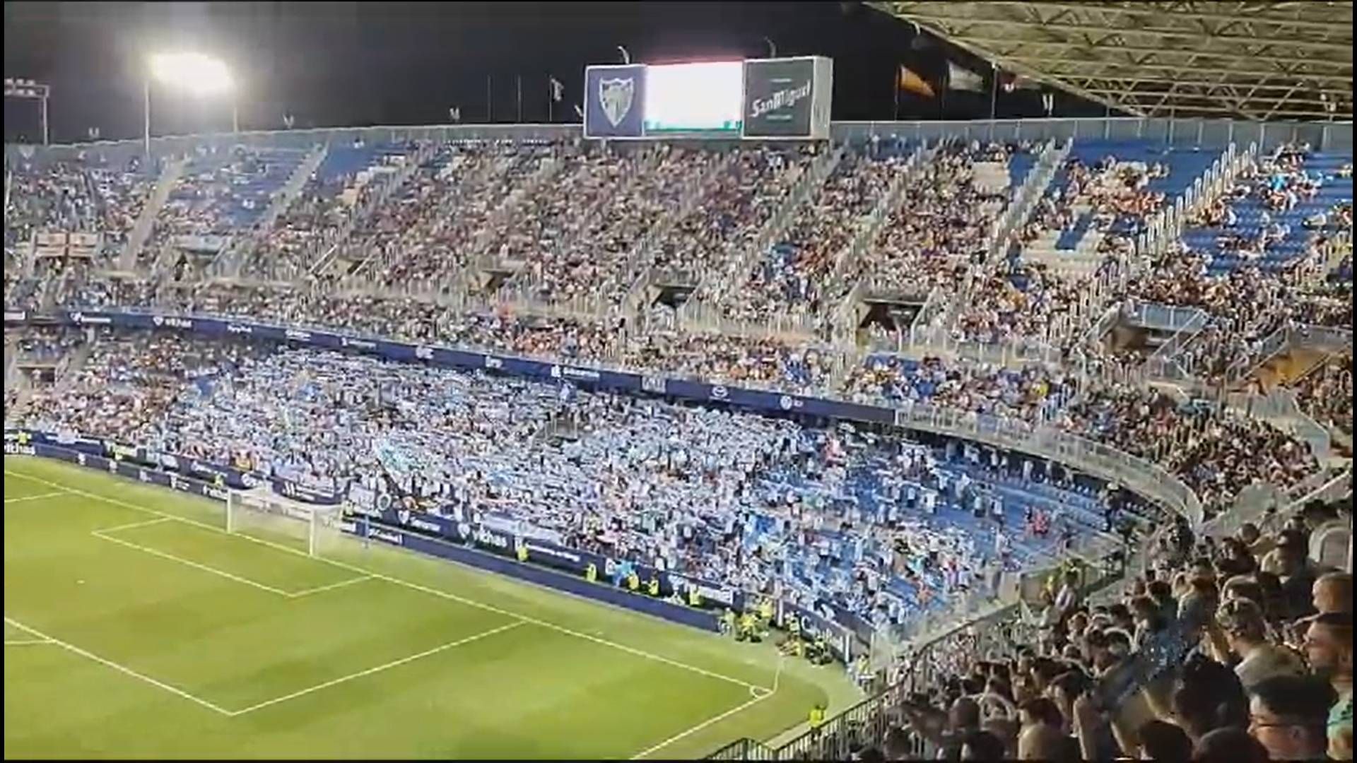 el_himno_del_malaga_a_capela_por_la_aficion_en_la_rosaleda_001.jpg el_himno_del_malaga_a_capela_por_la_aficion_en_la_rosaleda_001.jpg