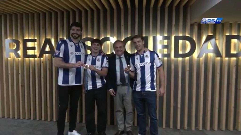 El homenaje de la Real Sociedad a los medallistas olímpicos y campeones de la Euro