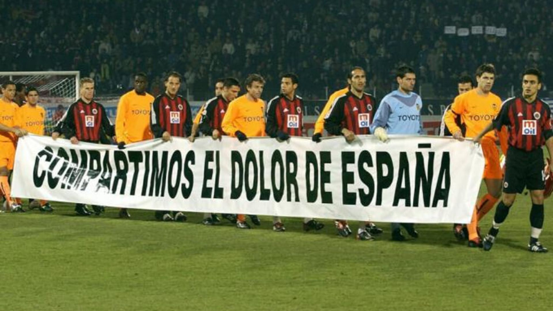 el_homenaje_del_valencia_a_las_victimas_del_11m_fuente_valencia_cf.jpg el_homenaje_del_valencia_a_las_victimas_del_11m_fuente_valencia_cf.jpg