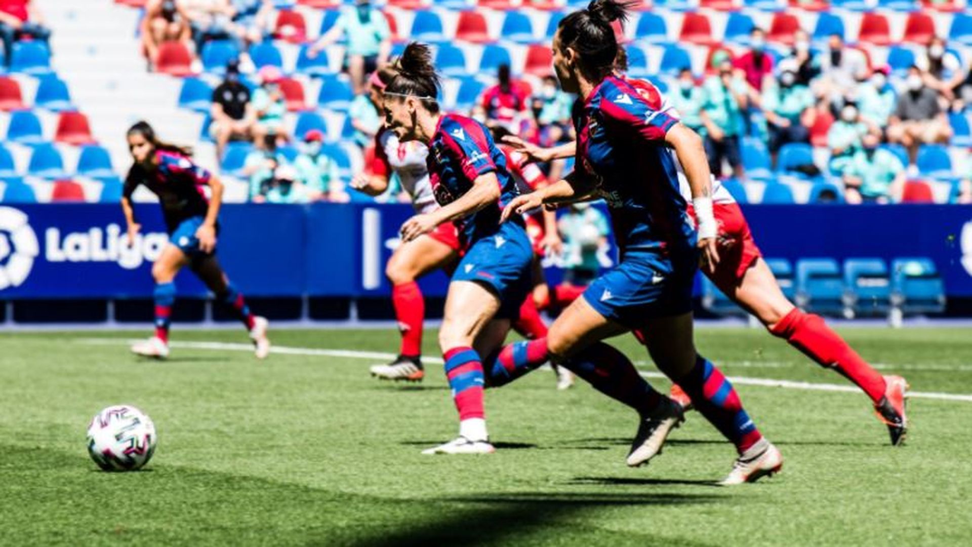 el_levante_femenino_ataca_ante_el_santa_teresa_foto_levante_ud_001.JPG