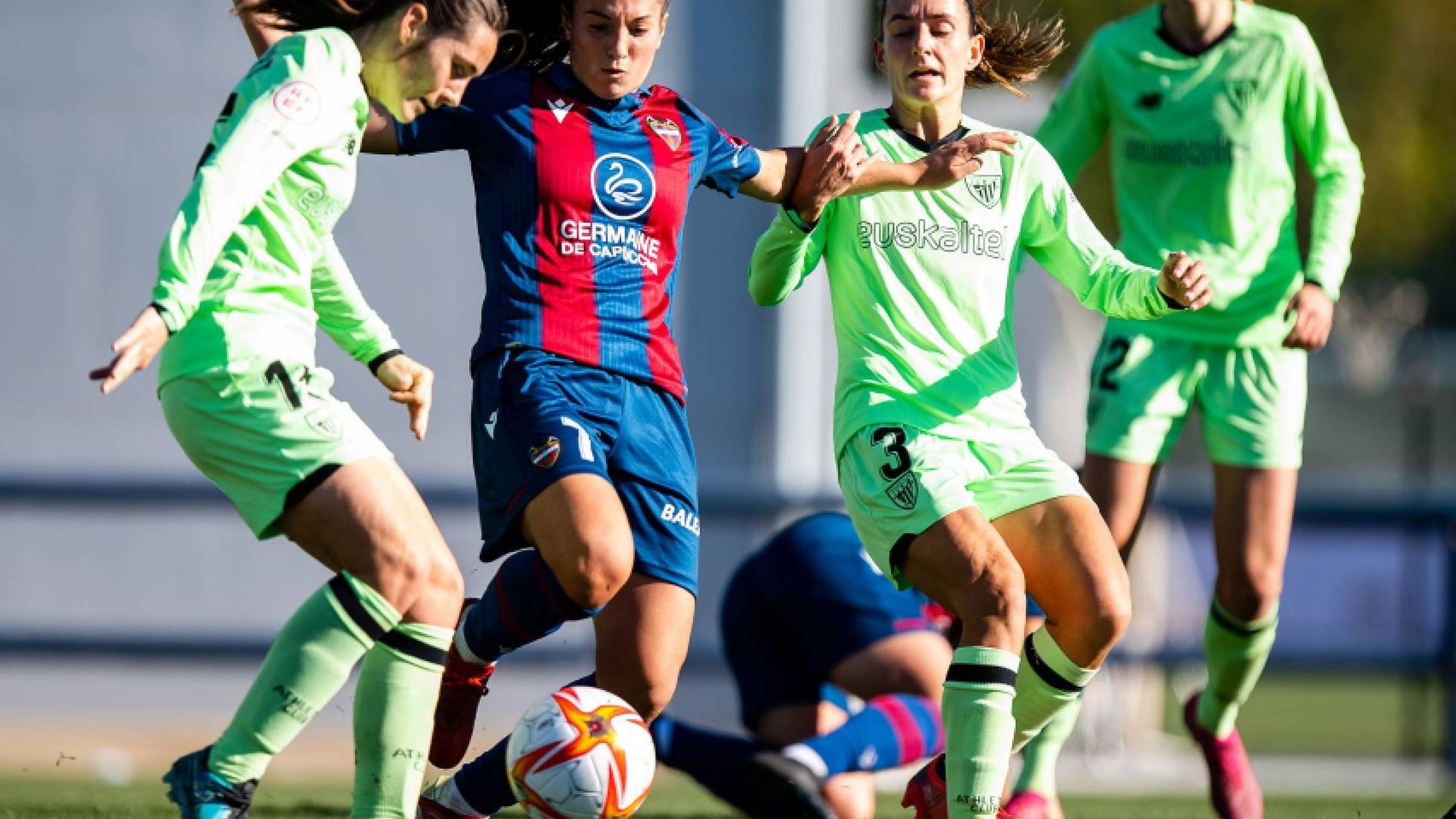 el_levante_ud_femenino_cae_en_bunol_en_un_encuentro_que_merecio_mas_2_3_001.jpeg