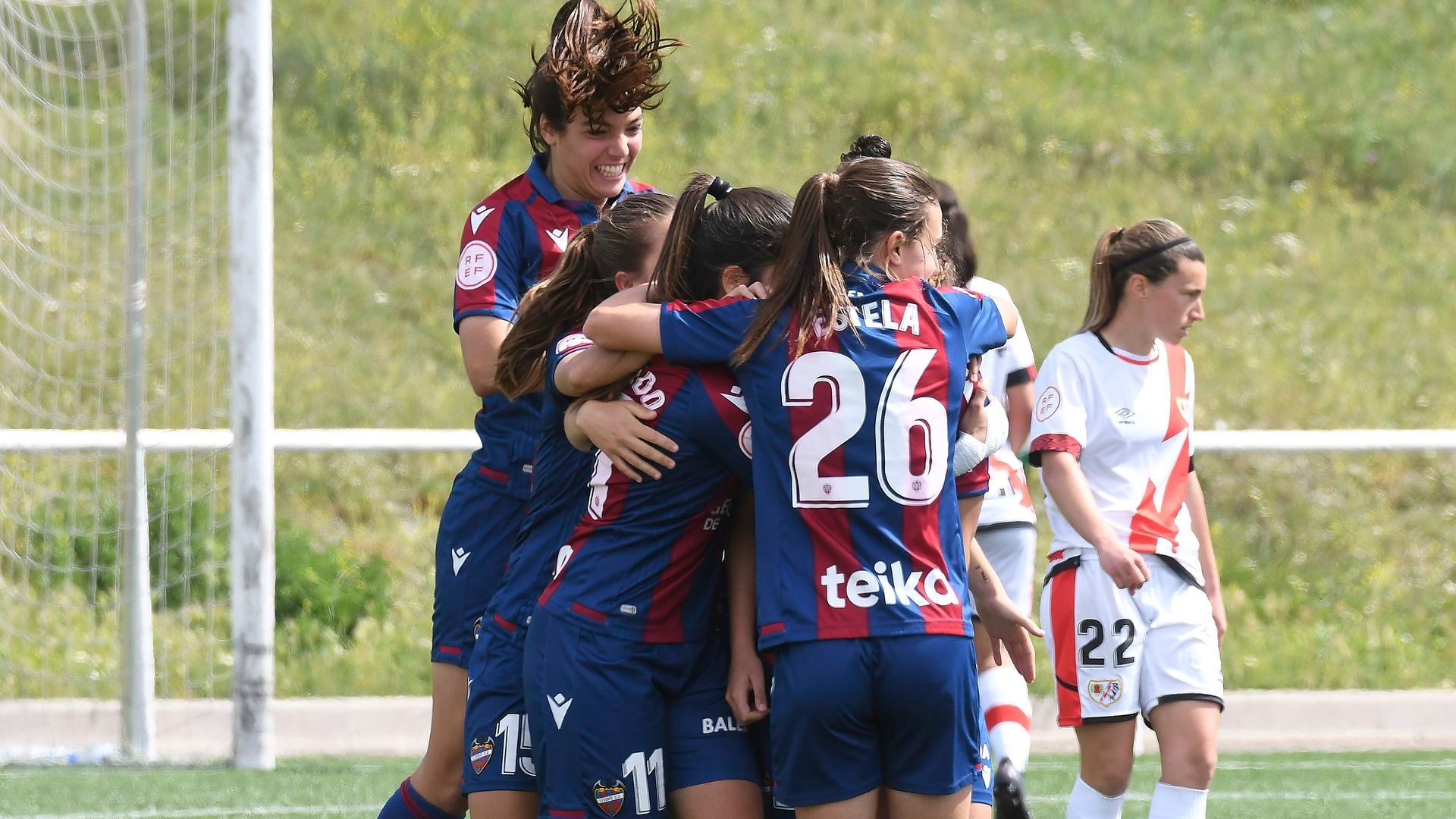 el_levante_ud_femenino_celebra_la_victoria_contra_el_rayo_vallecano_foto_levante_ud.jpg